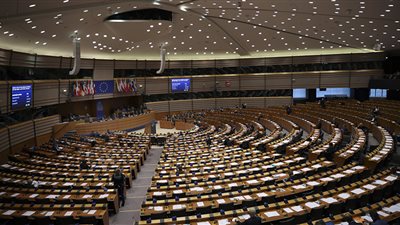 البرلمان الأوروبي يدعو الاتحاد للرد بعد طرد فنزويلا الوفد