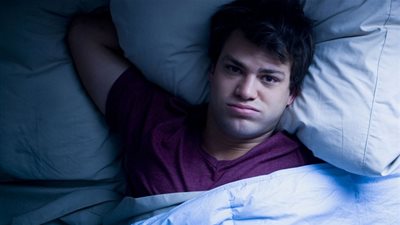 للرجال.. قلة النوم تؤدي إلي شيخوخة القلب