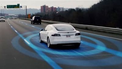 موعد إطلاق ميزة القيادة الذاتية بسيارات تسلا 