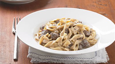 طريقة عمل لحم ستروغونوف مع الجبن الكريمي