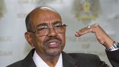 البشير يعلن ترك حكم السودان بعد عام