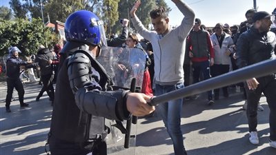 توقيف 41 شخصا شاركوا في تظاهرات بالجزائر