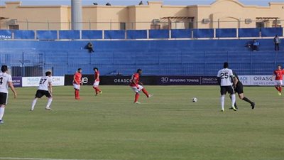 جماهير الأهلي تؤازر لاعبيها أمام الجونة بعد هدف 