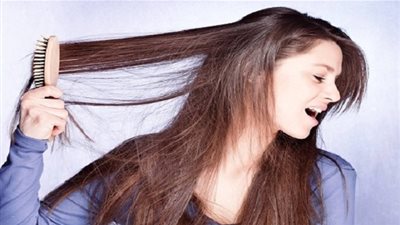 نصائح ذهبية تساعدكِ في تجنب تشابك الشعر.. جربيها!