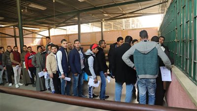 القوى العاملة: 512 عاملا تقدموا لفتح باب قبول طلبات العمل بالخليج (صور)