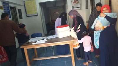 رئيس مدينة دسوق يتابع حملة تطعيم الأطفال ضد مرض شلل الأطفال