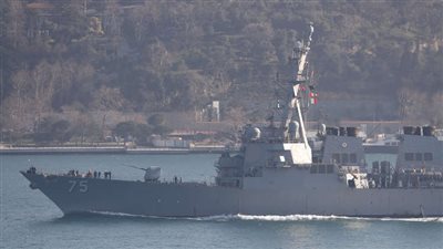 مدمرة أمريكية تدخل ميناء أوديسا الأوكراني في البحر الأسود
