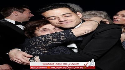 تهنئة والدة رامي مالك بعد فوزه بـ