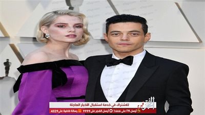من هي حبيبة رامي مالك التي أغرقها بالقبلات في حفل 