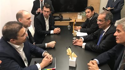  وزير الاتصالات يبحث مع وزير الاتصالات الاسباني التعاون في مجال التحول الرقمي