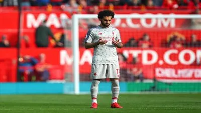 على غرار محمد صلاح.. ليفربول تائه ويتعرقل بشعار 