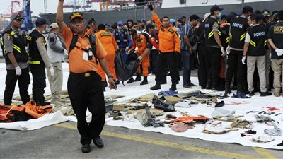 مقتل شخص وفقدان العشرات إثر انهيار أرضي بمنجم ذهب بإندونيسيا