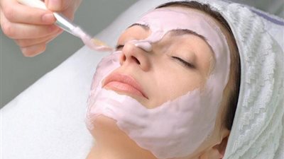 خلطات طبيعية لبشرة أكثر إشراقا 