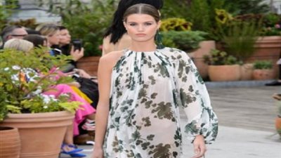 الملابس الواسعة الفضفاضة أحدث موضة في ربيع 2019 (صور)