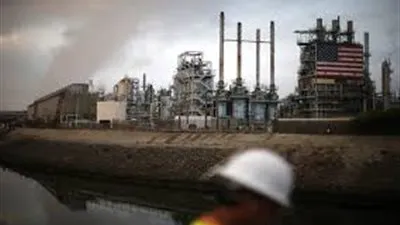 انخفاض إنتاج النفط الأمريكي للمرة الأولى منذ مايو
