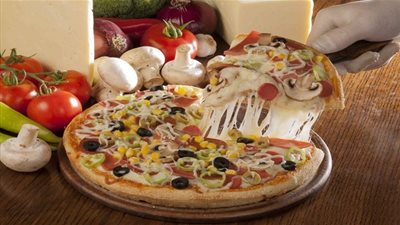 طريقة تحضير بيتزا سوبر سوبريم بالذرة