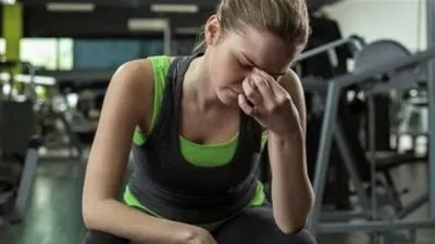 توقفي عن ممارسة تمارينكِ الرياضية عند شعوركِ بهذه الأعراض