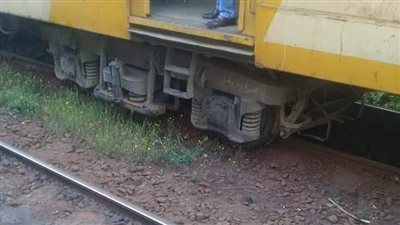 عاجل.. السكة الحديد: سقوط عجلة البوجى لقطار 