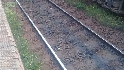 ننشر الفيديو الأول لخروج قطار عن القضبان بمحطة سيدي جابر في الإسكندرية (فيديو)