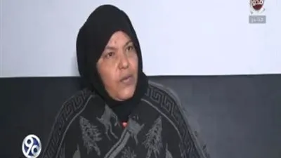 مسنة من ذوي الاحتياجات الخاصة تستغيث باكية بوزير الإسكان: 