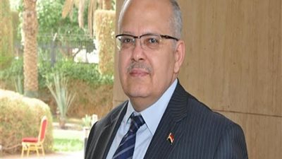 رئيس جامعة القاهرة: 