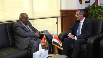 عمرو طلعت يبحث مع سفير أريتريا بالقاهرة التعاون بين البلدين في مجال الاتصالات 