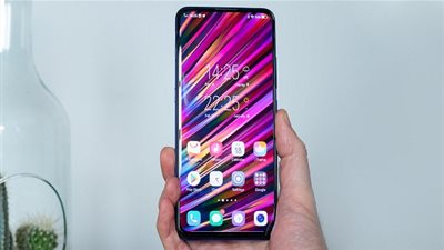 فيفو تكشف رسميا عن هاتفها 