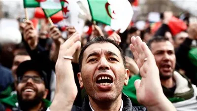 اعتقالات وإصابات ووفيات.. آخر تطورات الأحداث في الجزائر