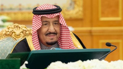 فيصل بن سلمان: خادم الحرمين وجه بتقديم أرقى الخدمات لزوار المسجد النبوي