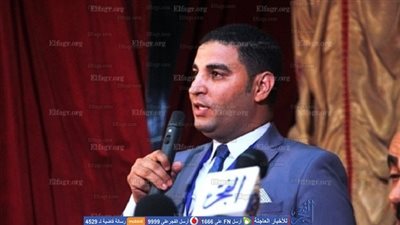 مصطفى ثابت: 