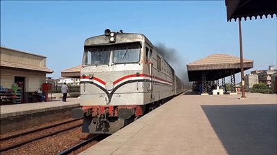 نقيب المهندسين بأسيوط يطالب بإنشاء كلية لتعليم قيادة القطارات 