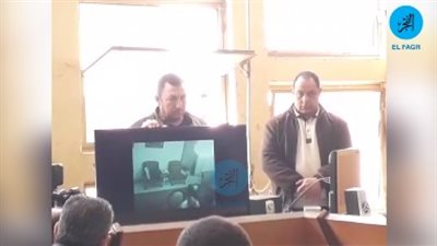 لحظة القبض على رئيس مصلحة الجمارك السابق متلبسا بالرشوة في بورسعيد (فيديو)