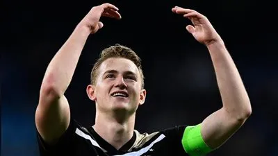 إنفراجة في مفاوضات برشلونة مع دي ليخت