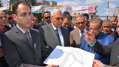 محافظ الدقهلية يستمع لمقترحات المواطنين حول كيفية حل الازدحام المروري (صور)