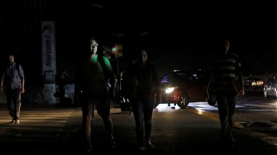 فنزويلا.. إغلاق المدارس وتعطيل العمل بعد انقطاع الكهرباء عن بعض المناطق