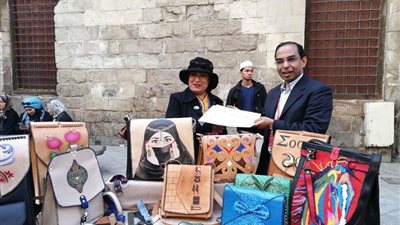 متحف النسيج يكرم الفنانة المصرية في يوم المرأة العالمي (صور)