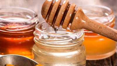 تناولي العسل والكركم على الريق لهذه الفوائد