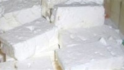 ضبط ٥٠٠ كيلو جبنه غير صالحة للاستهلاك الآدمي بالغردقة قبل طرحها بالأسواق 