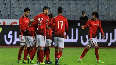 لاسارتي يعقد محاضرة للاعبي الأهلي قبل التوجه لملعب فيتا كلوب