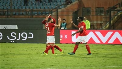 الأهلي يؤمن شباكه بتعادل سلبي مع فيتا كلوب في الشوط الأول