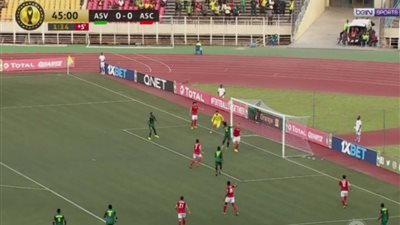 حارس فيتا كلوب يتألق ويحرم الأهلي من الهدف الأول (فيديو)