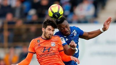 ليون يتعادل مع ستراسبورج بالدوري الفرنسي