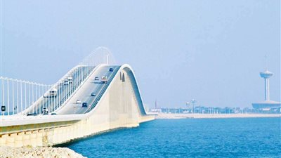 جسر الملك فهد يسجّل أعلى معدل عبور يومي للمسافرين منذ 33 عامًا