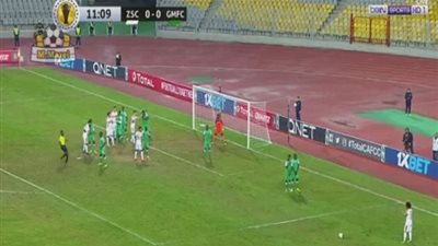 عاجل.. محمود علاء يمارس هوايته ويفتتح أهداف الزمالك في جورماهيا الكيني