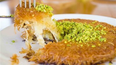 طريقة سهلة لعمل كنافة بالجبنة