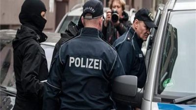 القبض على فنزويلي يحمل قنبلة في مقر رئاسة الشرطة بمدينة ألمانية