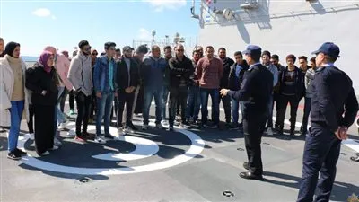 انطلاق الفوج الرابع من شباب جامعتي بنها ومدينة السادات لزيارة القاعدة البحرية بالإسكندرية