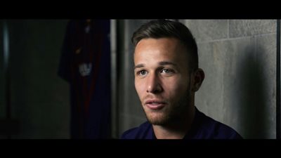 أرثر: كوتينهو أحد أفضل لاعبي العالم.. وأتشرف باللعب مع فيدال