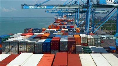 خبير اقتصادي: صادرات مصر لا تتجاوز 24 مليار دولار نصفها من مشتقات بترولية (فيديو)