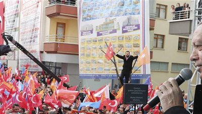 أردوغان  يجبرعمال المجلس التركي لحضور إجتماعه 